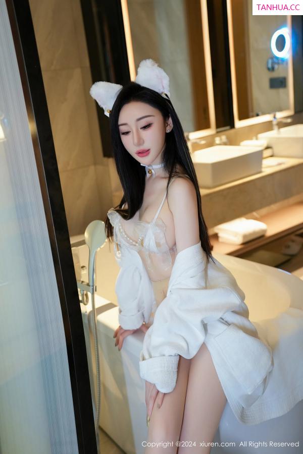   [XiuRen]高清写真图 2024.06.11 No.8679 田兮白 丝袜美腿第85张图片